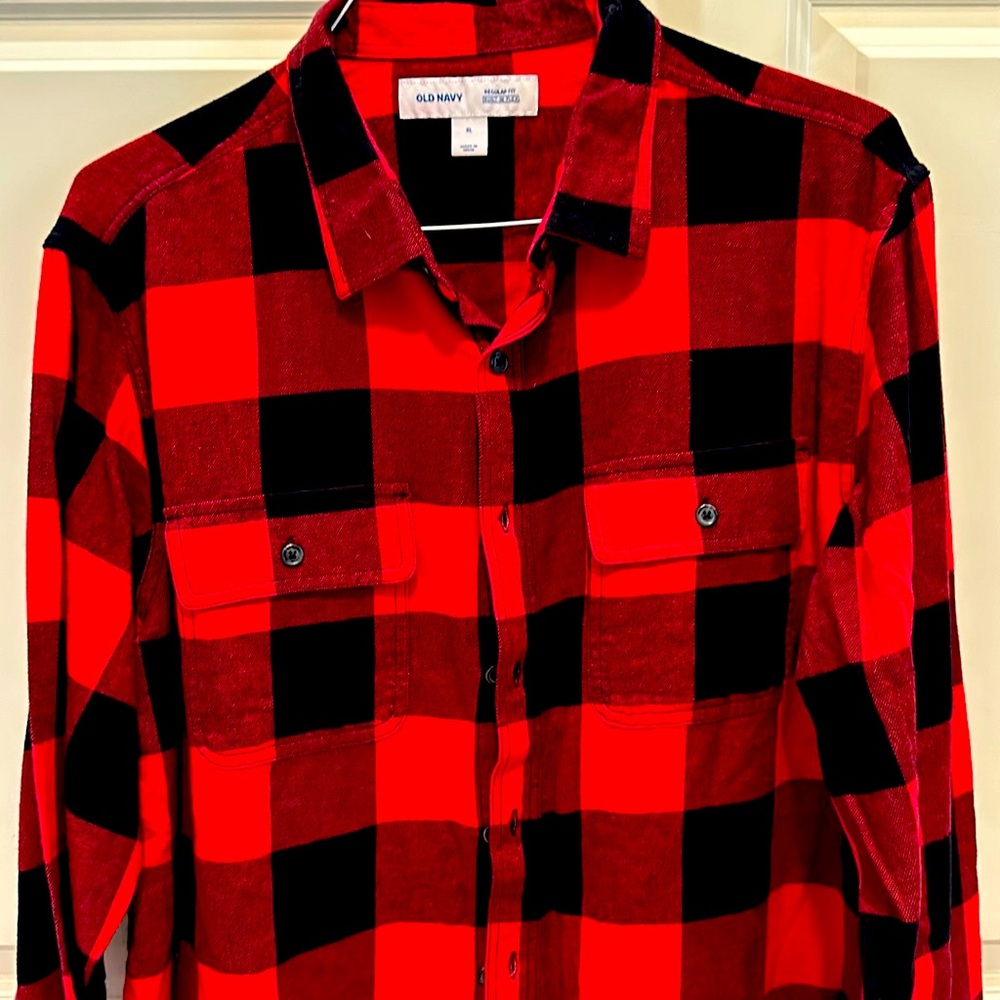 Old Navy, XL, plaid shirt. Perfect for holiday season!